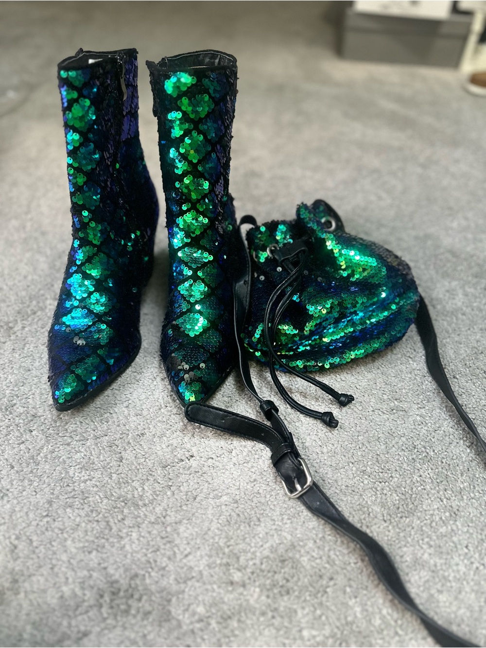 Women’s Cape Robbin Green & Blue Sequin Ankle Boots with Matching Drawstring Bag - Picture 2 of 8